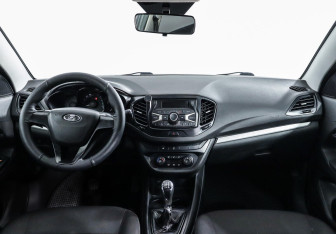 Подержанный автомобиль LADA (ВАЗ) Vesta Sedan 2016 года (8 фото)