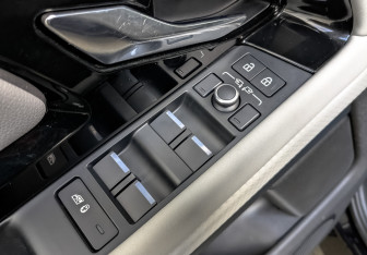 Подержанный автомобиль Land Rover Range Rover Evoque 2022 года (28 фото)