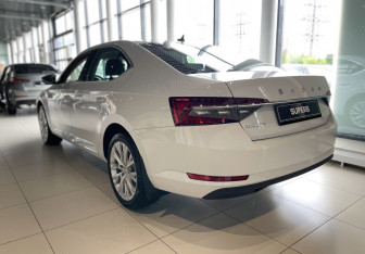 Новый Skoda Superb Liftback 2025 (3 фото)