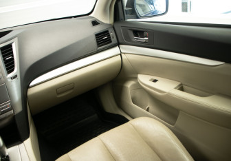 Подержанный автомобиль Subaru Legacy Sedan 2011 года (22 фото)
