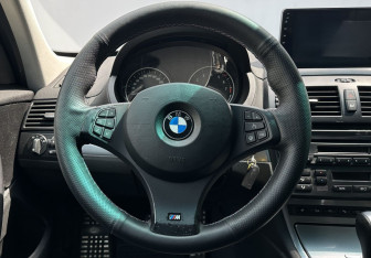 Подержанный автомобиль BMW X3 2010 года (12 фото)