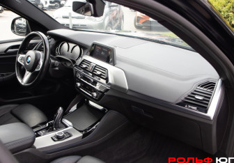 Подержанный автомобиль BMW X4 2019 года (7 фото)