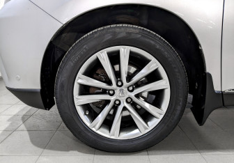Подержанный автомобиль Lexus RX 2013 года (18 фото)