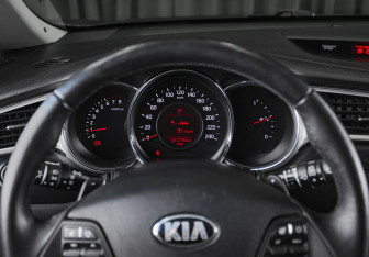 Подержанный автомобиль Kia Ceed Wagon 2017 года (10 фото)