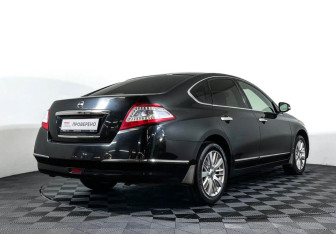 Подержанный автомобиль Nissan Teana 2011 года (5 фото)