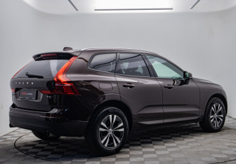 Подержанный автомобиль Volvo XC60 2021 года (5 фото)