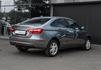 Подержанный автомобиль LADA (ВАЗ) Vesta Sedan 2018 года (4 фото)