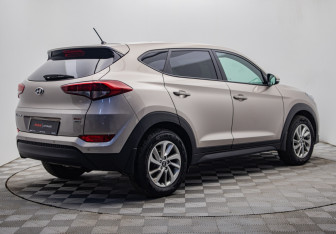 Подержанный автомобиль Hyundai Tucson 2016 года (5 фото)