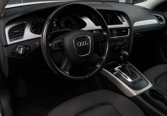 Подержанный автомобиль Audi A4 Wagon 2010 года (12 фото)