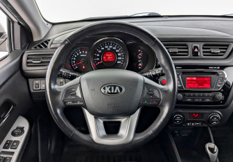 Подержанный автомобиль Kia Rio Hatchback 2014 года (21 фото)