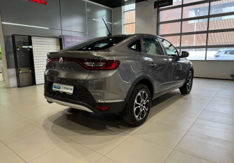 Подержанный автомобиль Renault Arkana 2019 года (4 фото)