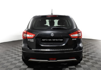 Подержанный автомобиль Suzuki SX4 Hatchback 2017 года (6 фото)