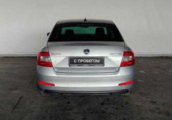 Подержанный автомобиль Skoda Octavia Liftback 2017 года (6 фото)