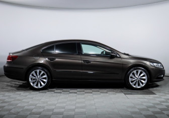 Подержанный автомобиль Volkswagen Passat CC 2013 года (4 фото)
