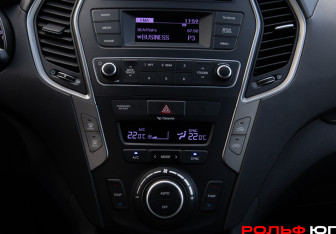 Подержанный автомобиль Hyundai Santa Fe 2015 года (14 фото)