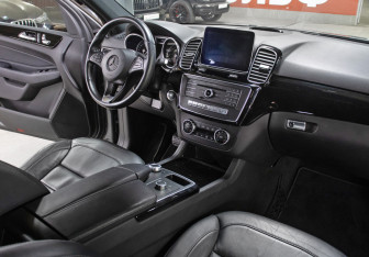 Подержанный автомобиль Mercedes-Benz GLE 2017 года (11 фото)