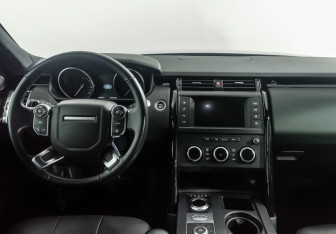 Подержанный автомобиль Land Rover Discovery 2017 года (19 фото)