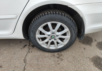 Подержанный автомобиль Skoda Octavia Liftback 2013 года (12 фото)