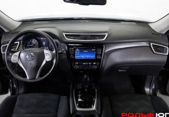 Подержанный автомобиль Nissan X-Trail 2017 года (11 фото)