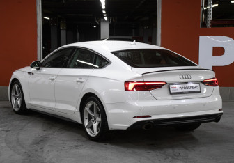 Подержанный автомобиль Audi A5 Liftback 2017 года (7 фото)