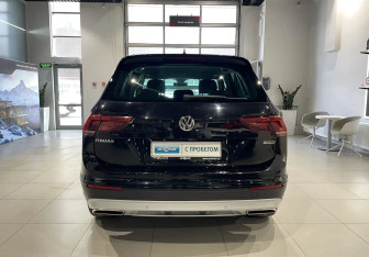 Подержанный автомобиль Volkswagen Tiguan 2019 года (5 фото)