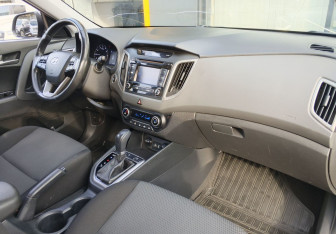 Подержанный автомобиль Hyundai Creta 2018 года (10 фото)