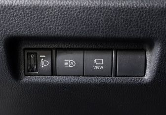 Подержанный автомобиль Toyota RAV4 2023 года (19 фото)