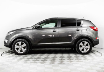 Подержанный автомобиль Kia Sportage 2012 года (3 фото)
