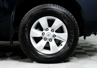 Подержанный автомобиль Toyota Land Cruiser Prado 2020 года (7 фото)