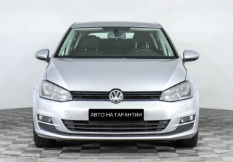 Подержанный автомобиль Volkswagen Golf Hatchback 2014 года (2 фото)
