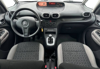 Подержанный автомобиль Citroen C3 Picasso 2012 года (11 фото)