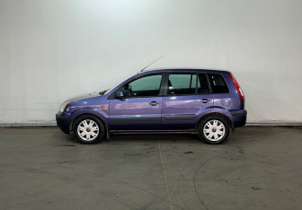 Подержанный автомобиль Ford Fusion 2007 года (8 фото)