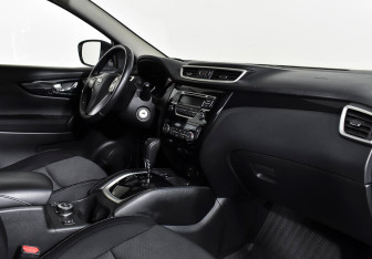 Подержанный автомобиль Nissan Qashqai 2016 года (8 фото)