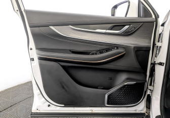 Подержанный автомобиль Exeed LX 2022 года (19 фото)