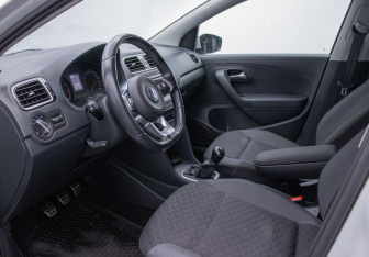 Подержанный автомобиль Volkswagen Polo Sedan 2018 года (10 фото)