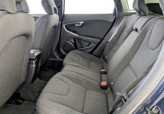 Подержанный автомобиль Volvo V40 Cross Country 2013 года (12 фото)