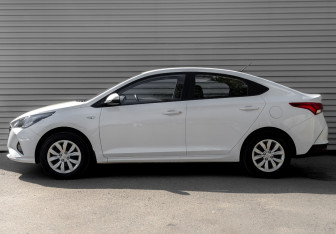 Подержанный автомобиль Hyundai Solaris Sedan 2021 года (8 фото)