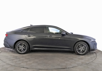 Подержанный автомобиль Kia K5 2021 года (4 фото)