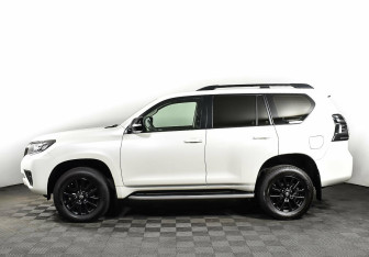Подержанный автомобиль Toyota Land Cruiser Prado 2020 года (3 фото)