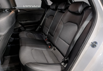 Подержанный автомобиль Kia Ceed Hatchback 2019 года (18 фото)