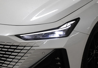 Подержанный автомобиль Changan UNI-V 2023 года (24 фото)