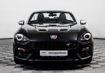 Подержанный автомобиль Fiat 124 Spider 2017 года (2 фото)