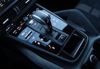 Подержанный автомобиль Porsche Cayenne 2021 года (15 фото)