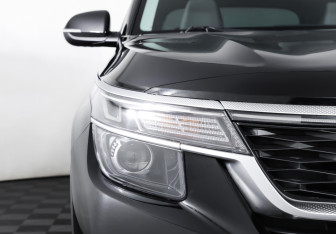 Подержанный автомобиль Kia Seltos 2020 года (22 фото)