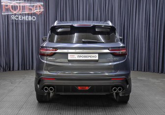 Подержанный автомобиль Geely Coolray 2022 года (6 фото)