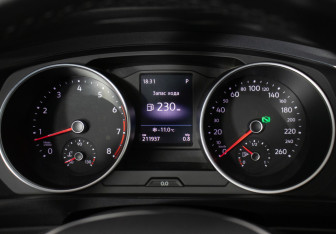 Подержанный автомобиль Volkswagen Tiguan 2018 года (12 фото)