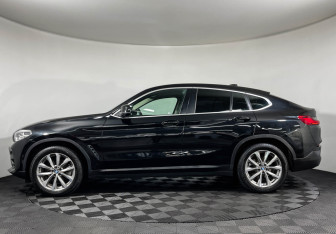 Подержанный автомобиль BMW X4 2019 года (5 фото)