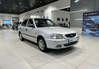 Подержанный автомобиль Hyundai Accent Hatchback 2005 года (3 фото)