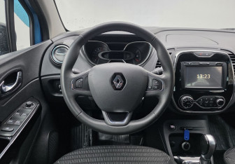 Подержанный автомобиль Renault Kaptur 2017 года (11 фото)