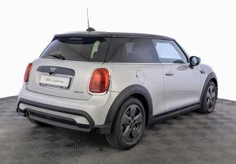 Подержанный автомобиль MINI Hatch 2021 года (5 фото)